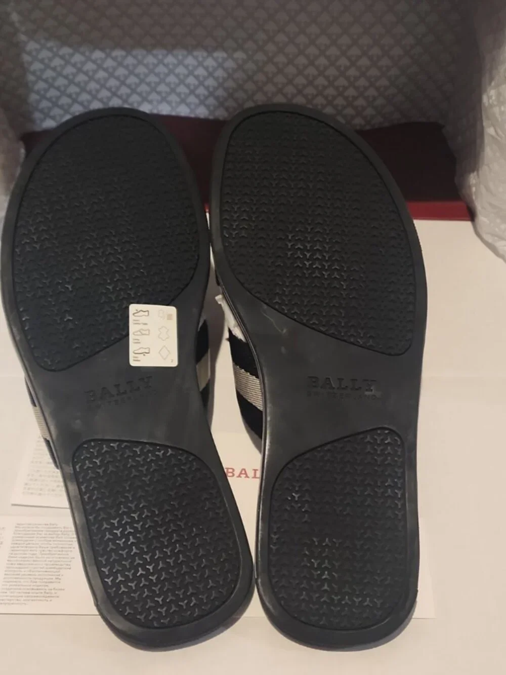 Bally men slide